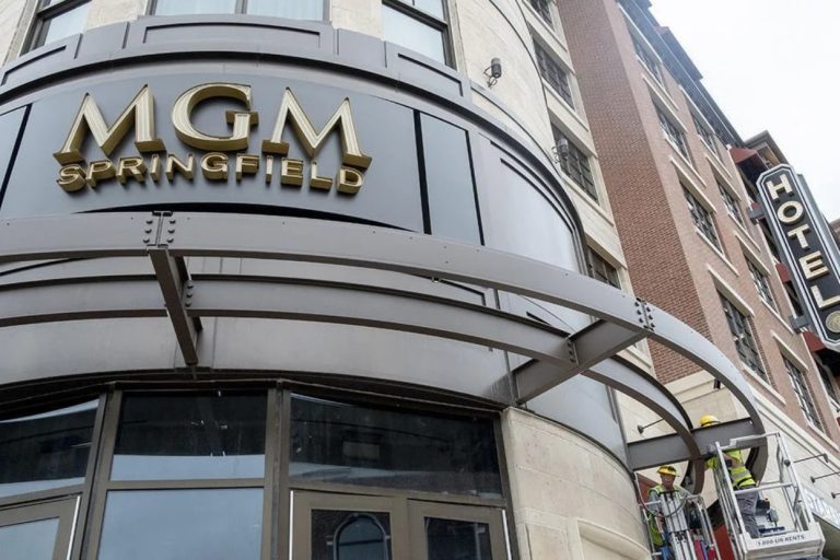 MGM Springfield Faces Lawsuit over Blackjack Payouts